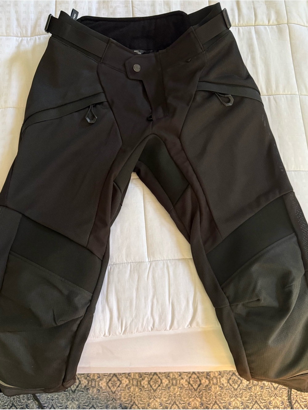 Women’s Straight Leg Activity Pants - Black